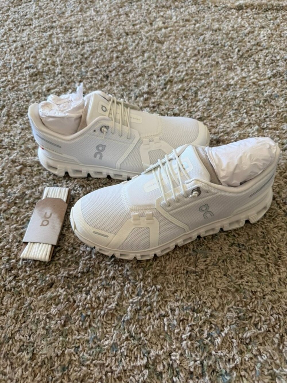 On Running Cloud 6 Sneakers White Sz 7.5 NIB